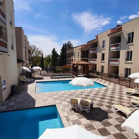 Le Familial - T3 Piscine, Climatisation & Balcon Apartment Greoux-les-Bains Exterior photo