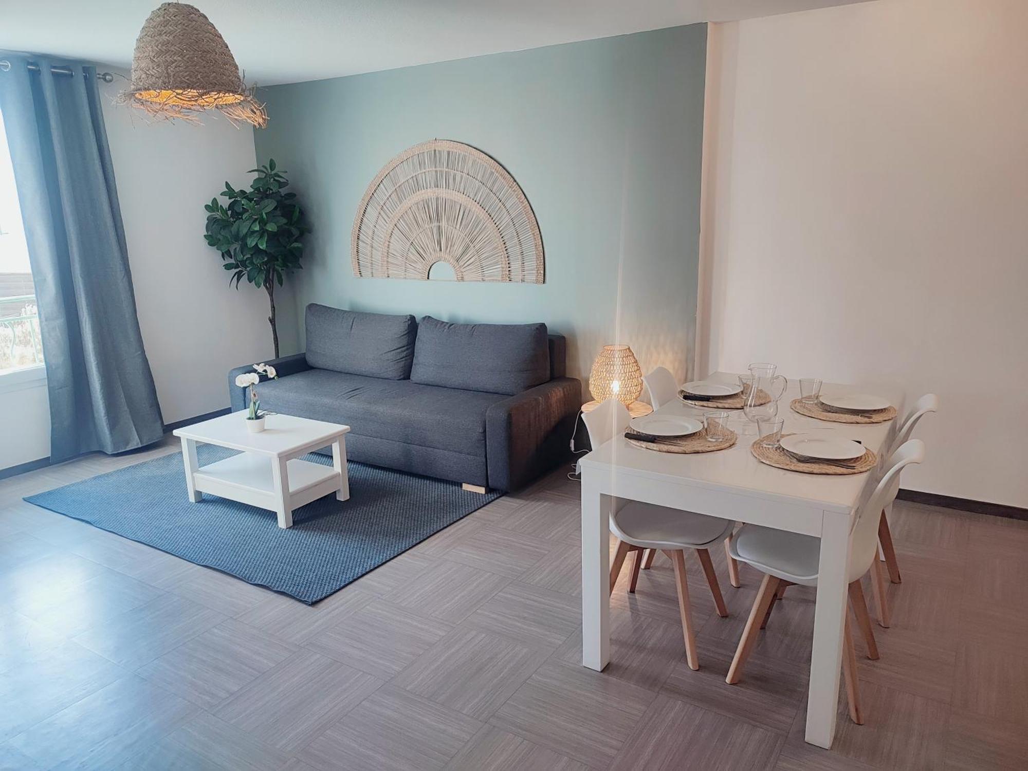 Le Familial - T3 Piscine, Climatisation & Balcon * Greoux-les-Bains